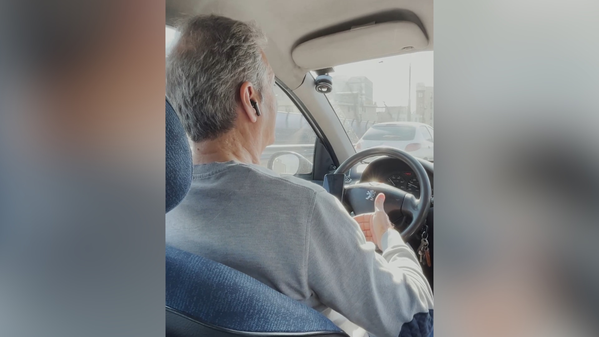 No Wi-Fi, no fares: Tehran taxi driver struggles amid internet cutoff