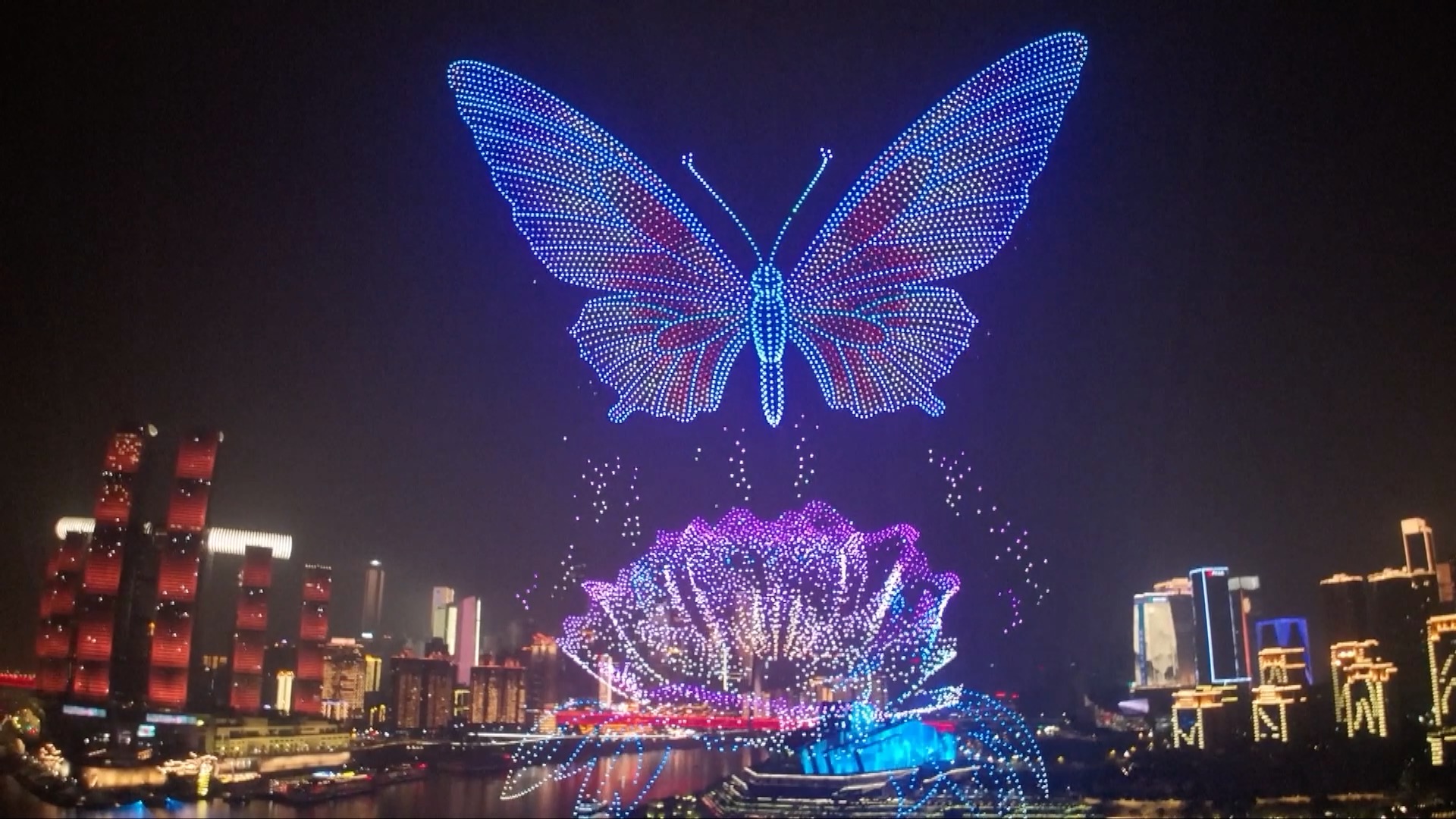 Ancient charm meets modern tech in Chongqing light show
