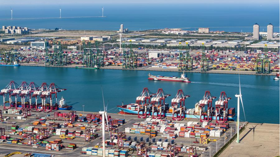 A cargo ship navigating at Tianjin Port in north China's Tianjin, April 25, 2025. /Xinhua