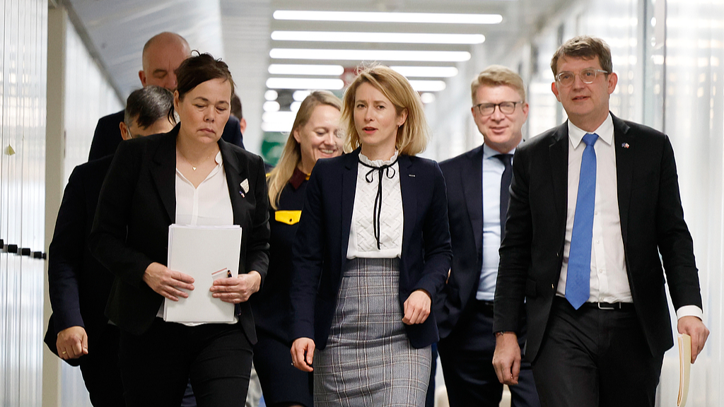 European Union foreign policy chief Kaja Kallas, center, walks with Minister for Foreign Affairs and Research of Greenland Vivian Motzfeldt, front left, and Denmark's Defense Minister Troels Lund Poulsen, front right, prior to a meeting at EU headquarters in Brussels, Belgium, January 19, 2026. /VCG