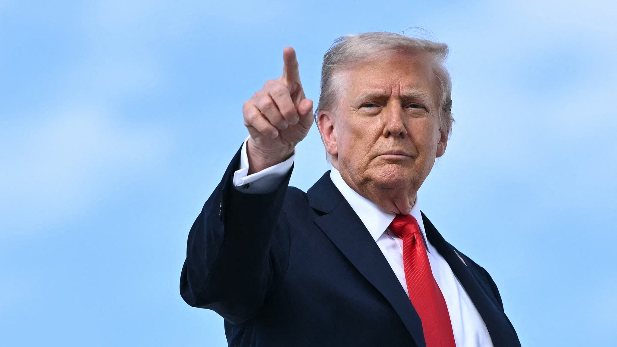 U.S. President Donald Trump points as he boards Air Force One at Joint Base Andrews, Maryland, U.S., September 11, 2025. /VCG