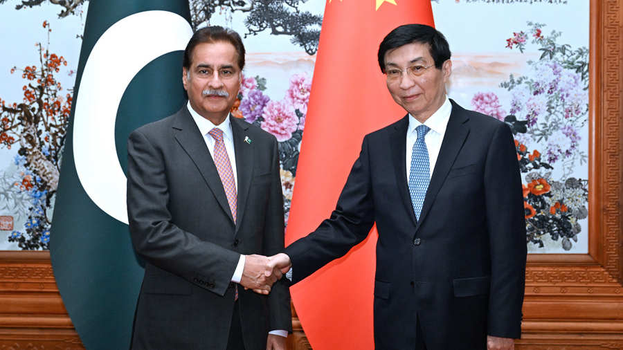 China's top political advisor Wang Huning (R) meets with Sardar Ayaz Sadiq, speaker of the National Assembly of Pakistan, Beijing, capital of China, January 20, 2026. /Xinhua