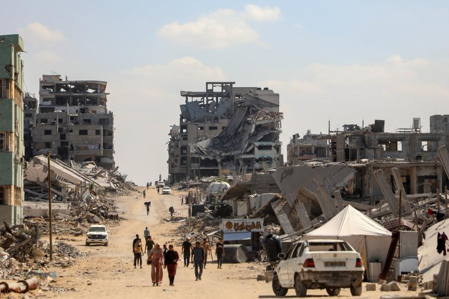 A street with destroyed buildings in Gaza City, October 19, 2025. /Xinhua