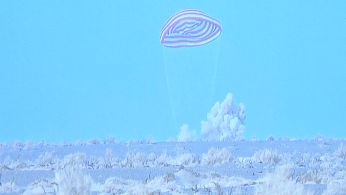 What happened with the Shenzhou-20 spaceship?