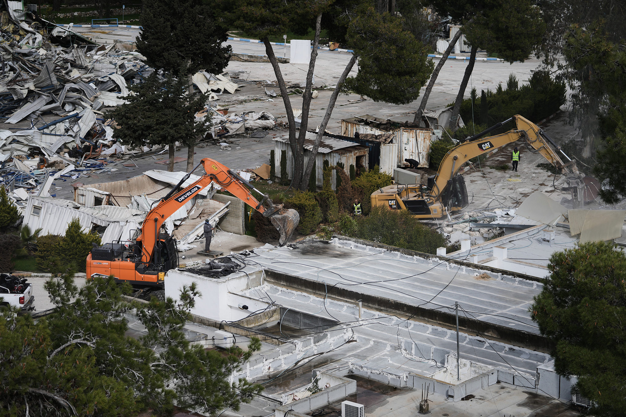 Israeli bulldozers demolish a UNRWA compound in east Jerusalem, January 20, 2026. /VCG