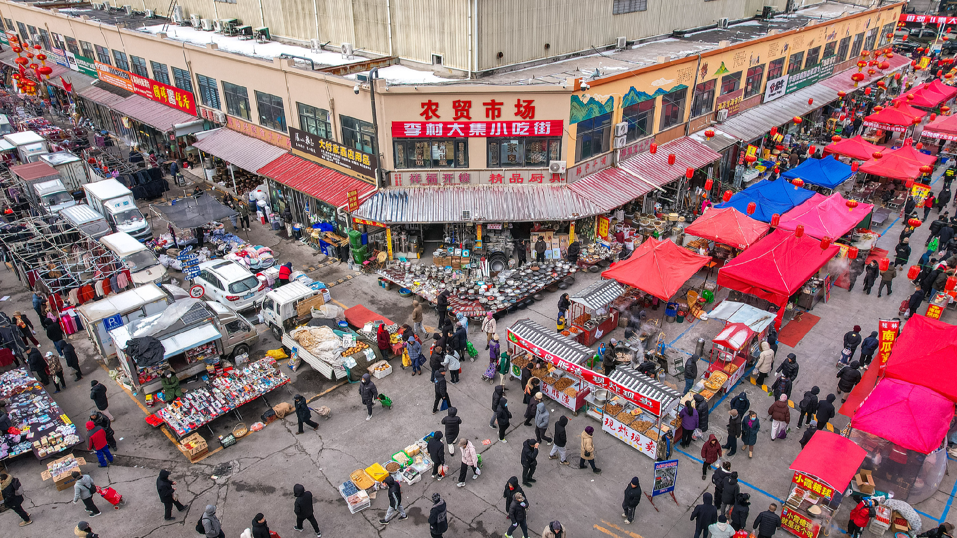 Live: Join the Chinese New Year market rush and bring home the vibrant festive spirit‌