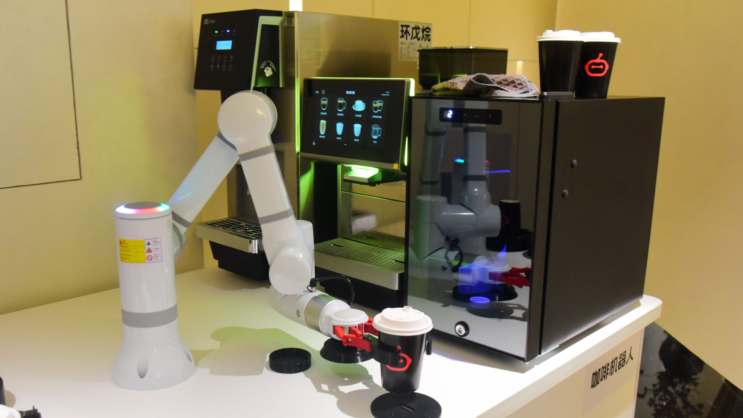 Hangzhou opens its first AI robot restaurant