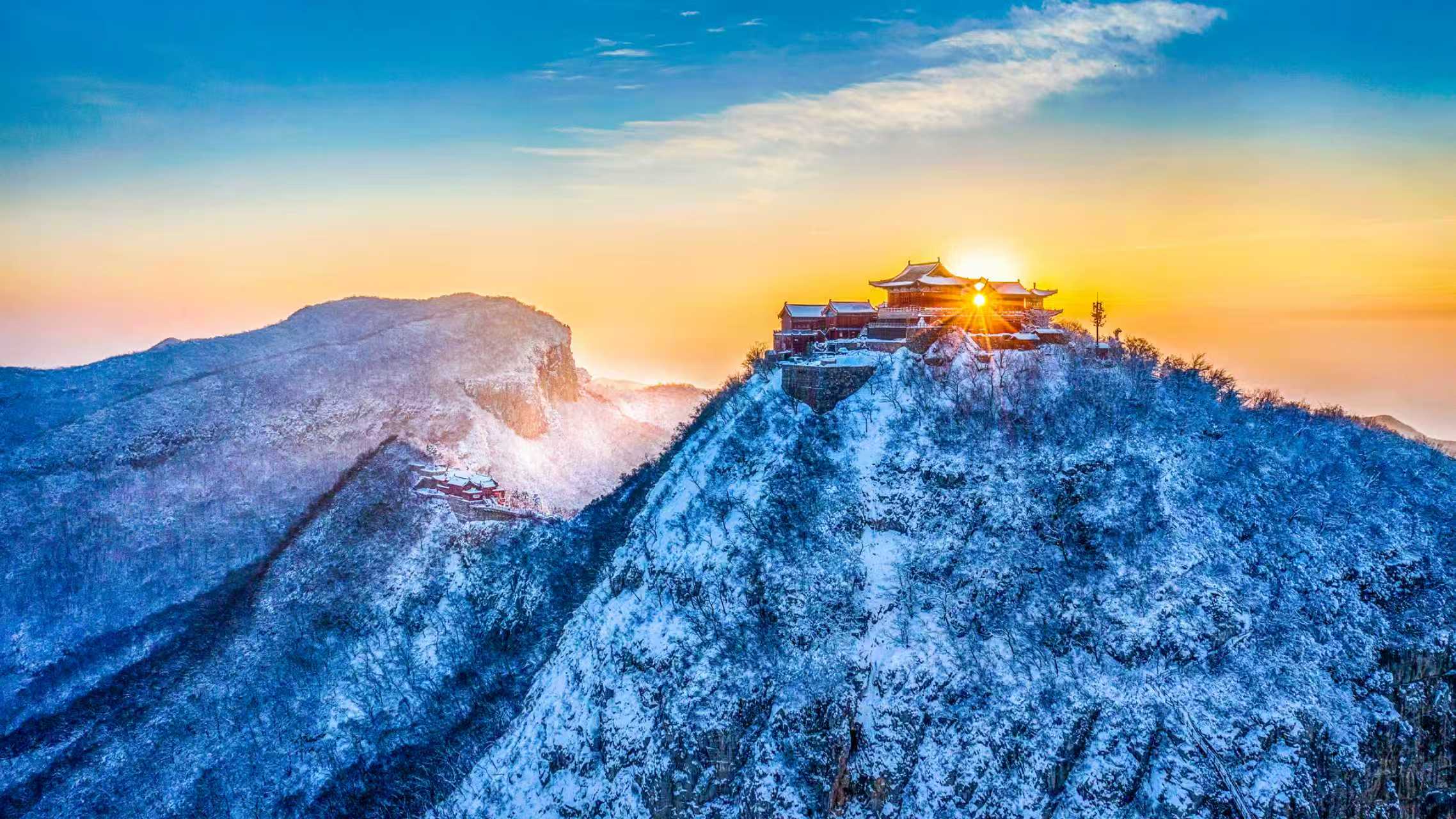 Live: Step into the snowy glazed fairyland of Yuntai Mountain in Henan