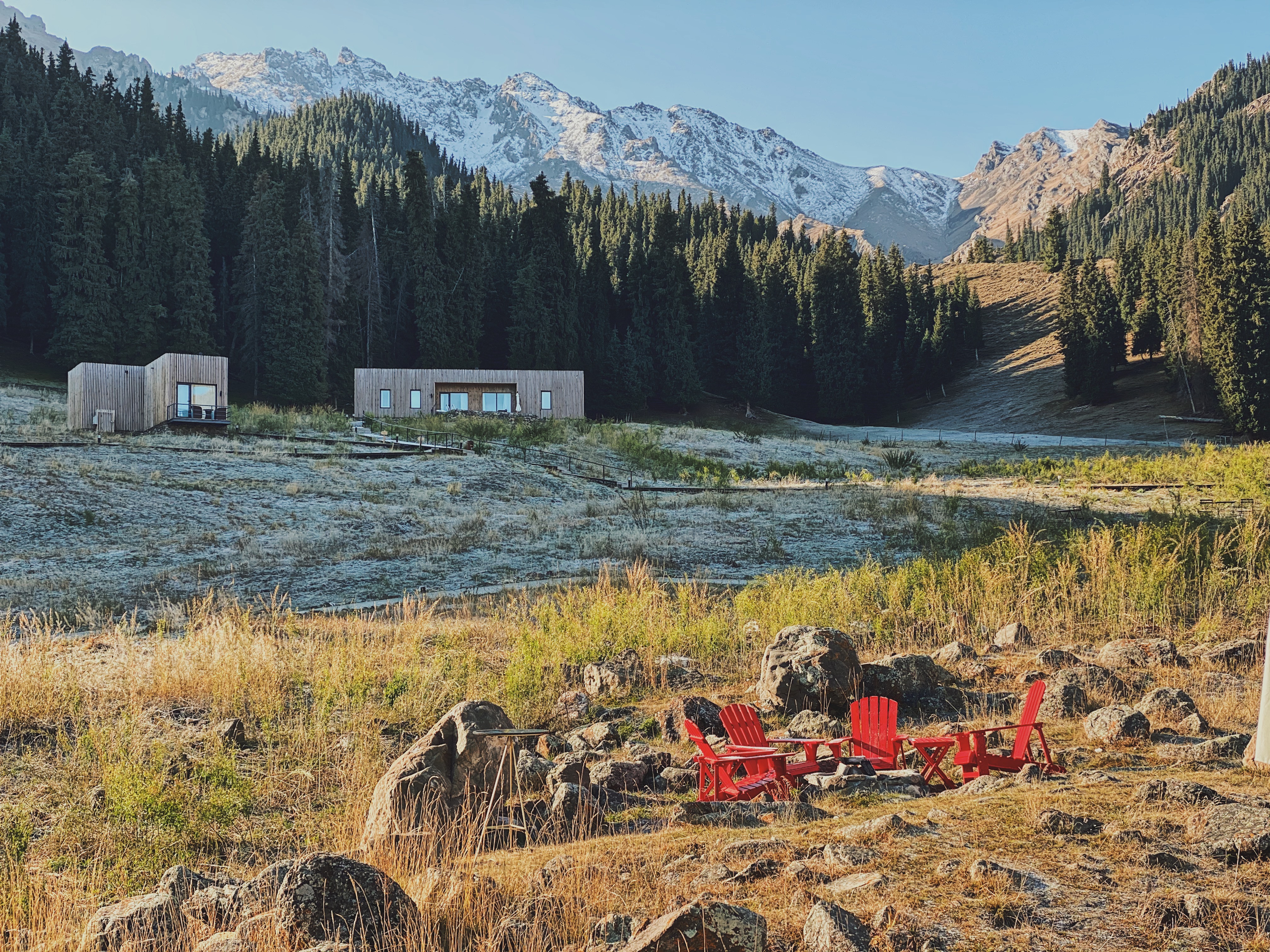 Immersed in mountains and mist, breathe in the raw essence of the earth from the sanctuary of a wild luxury camp. /CGTN