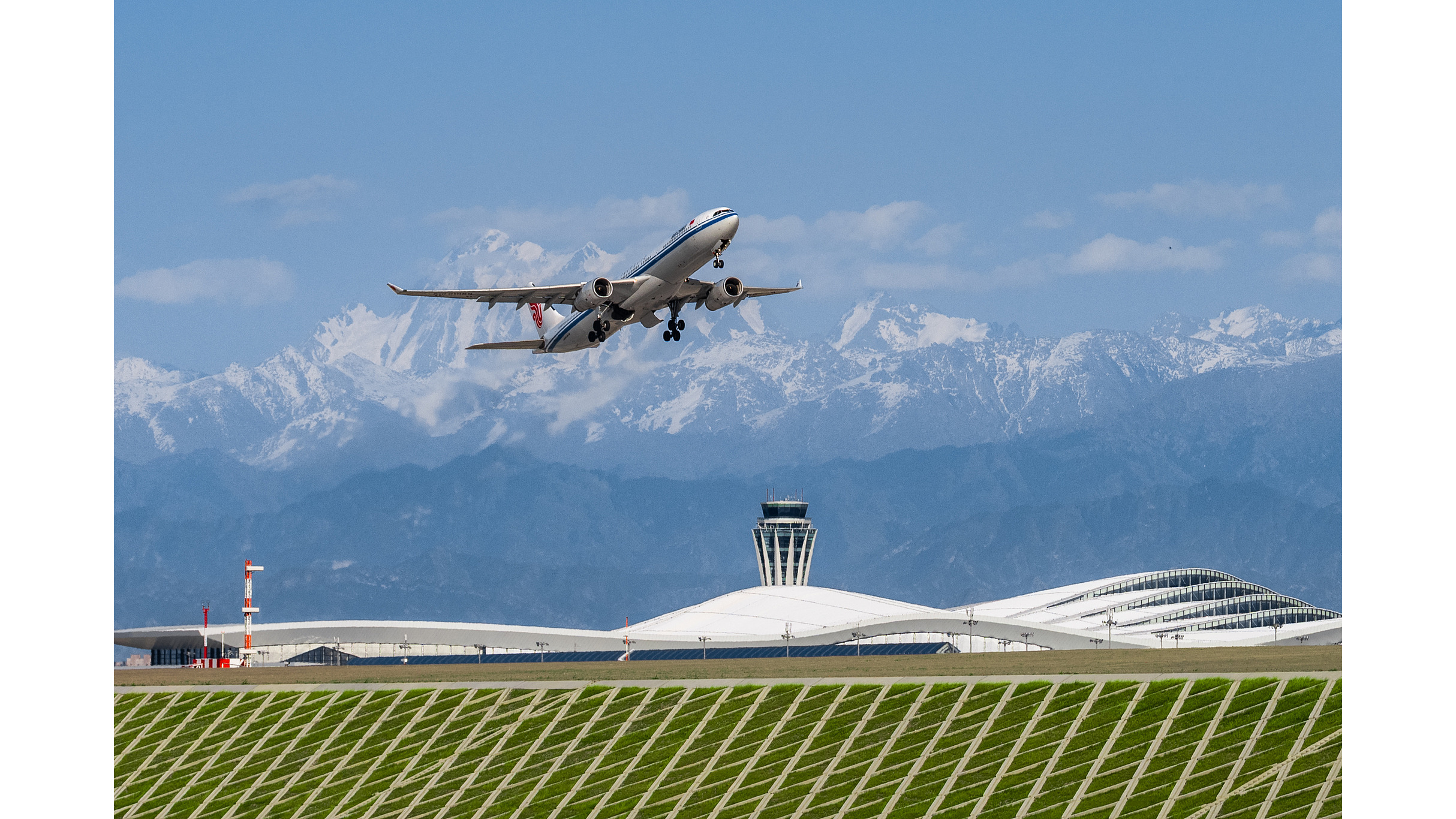 Visa-free milestone boosts Belt and Road connectivity via Xinjiang hub