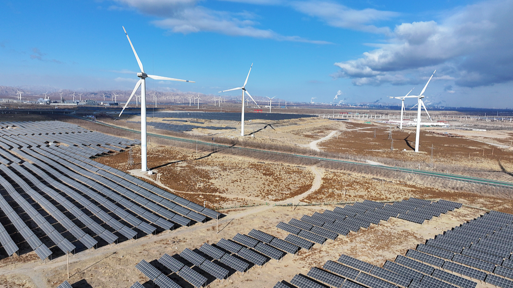 Wind turbines and photovoltaic panels at a clean energy power station in Huinong District, Shizuishan City, northwest China's Ningxia Hui Autonomous Region, January 5, 2026. /VCG
