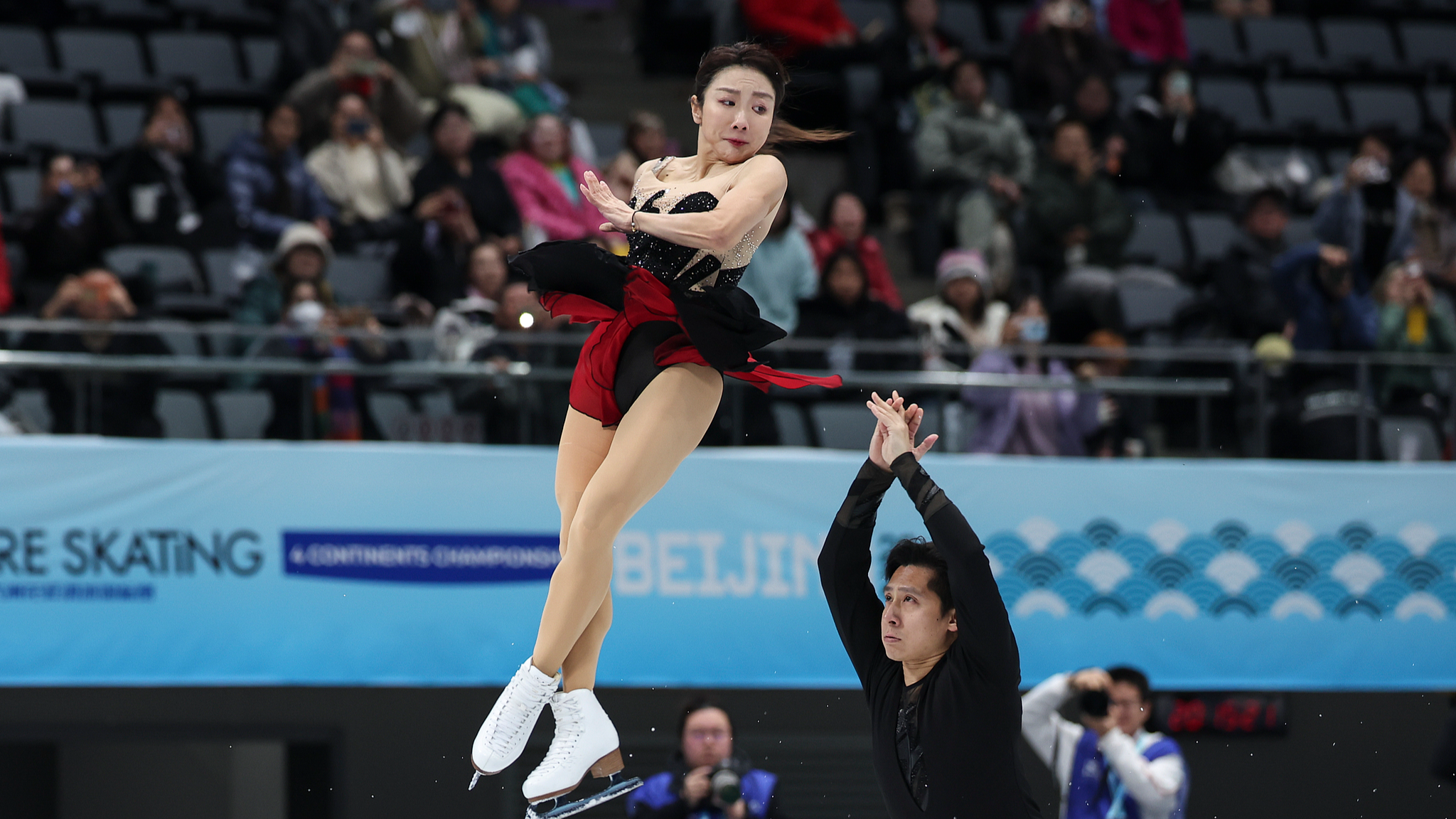 Sui, Han lead pairs short program at Four Continents Championships
