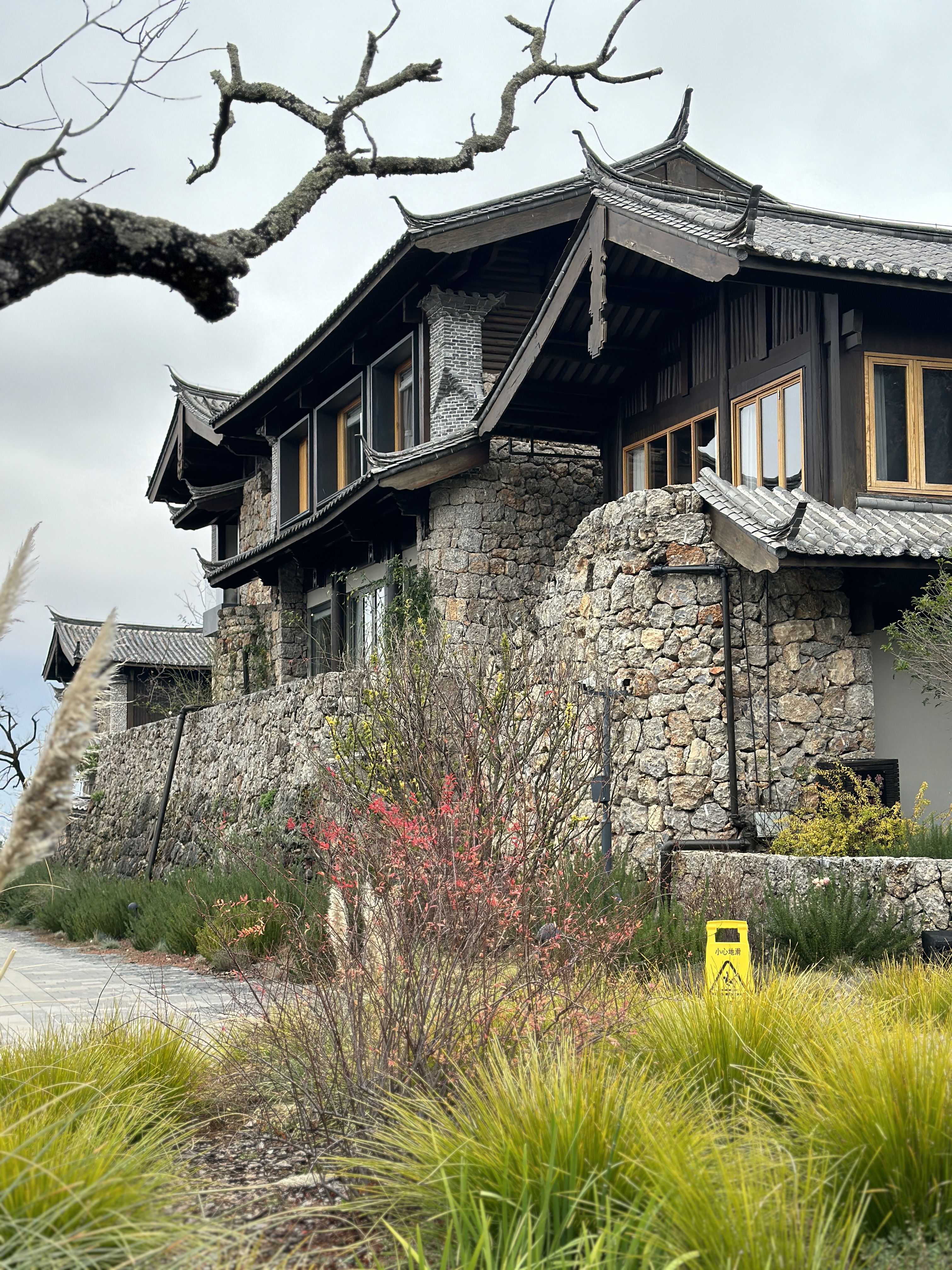 Walk through Naxi ethnic courtyards steeped in history and rediscover a slower pace of life within every storied detail. /CGTN