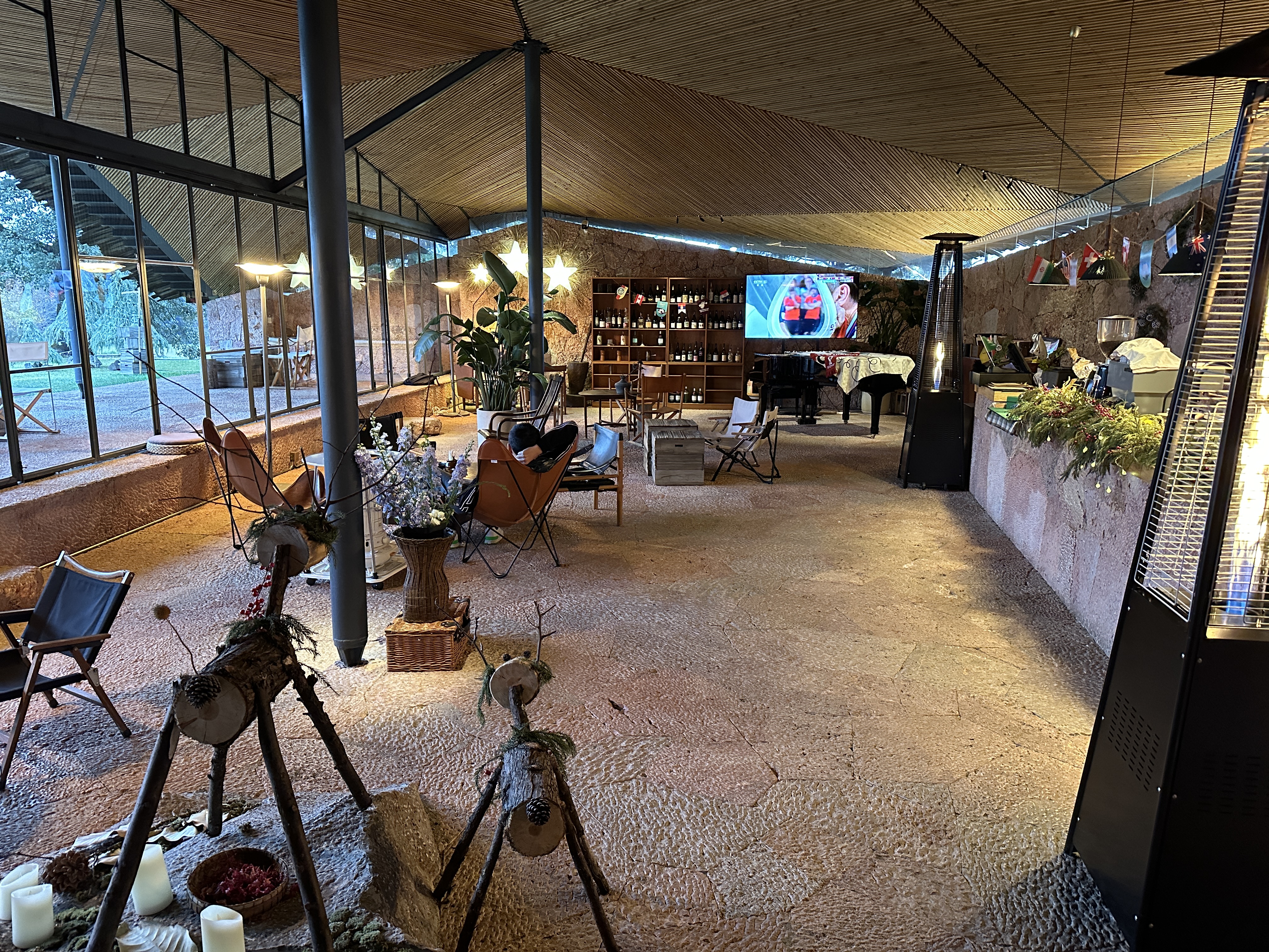 Walk through Naxi ethnic courtyards steeped in history and rediscover a slower pace of life within every storied detail. /CGTN