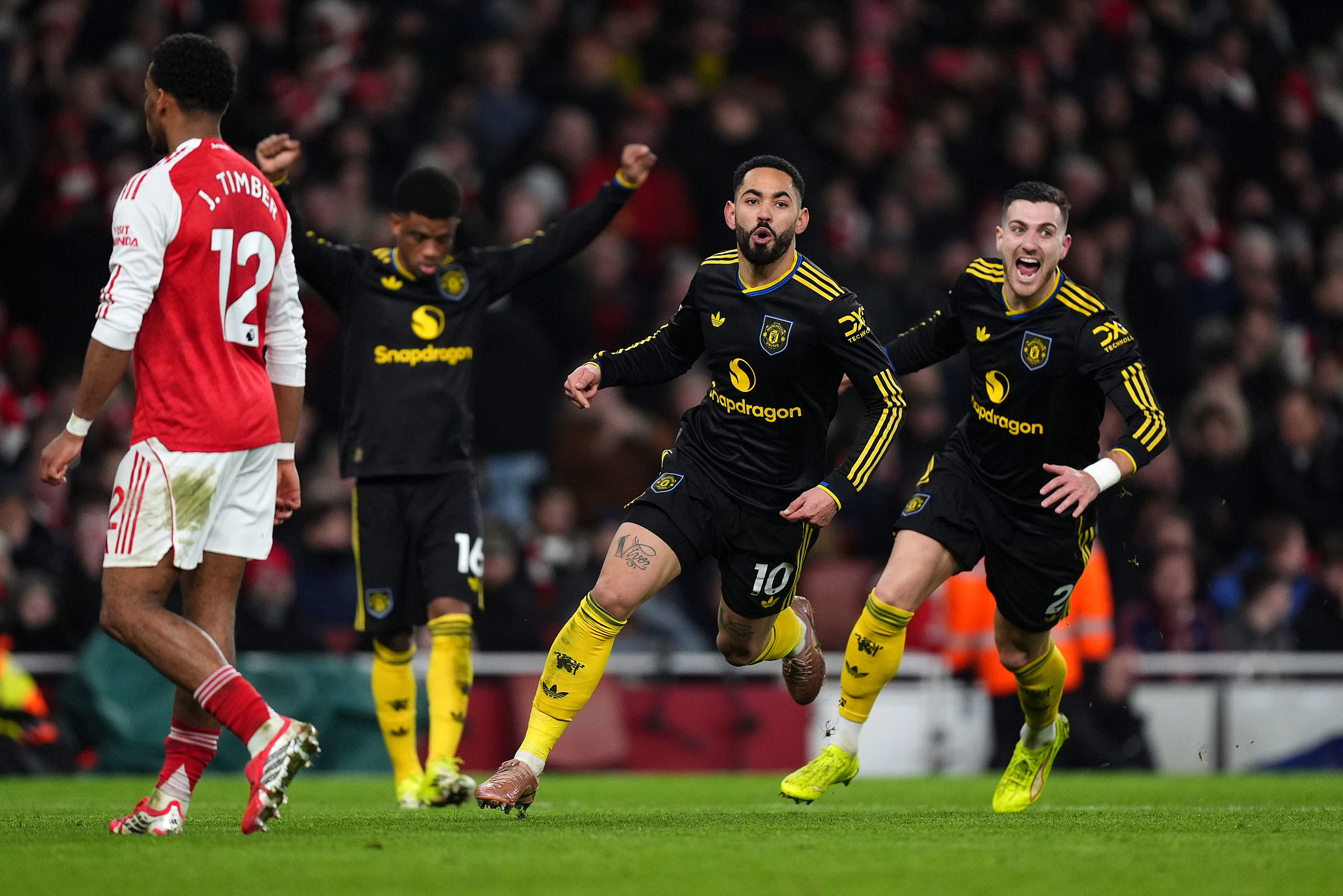 Manchester United's Matheus Cunha celebrates scoring their side's third goal of the game during the English Premier League soccer match between Arsenal and Manchester United in London, Janruary 25, 2026. /VCG