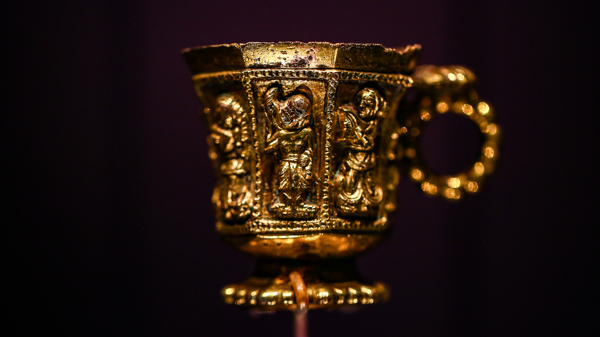 Golden splendor: The cross-cultural art of the Tang Dynasty
