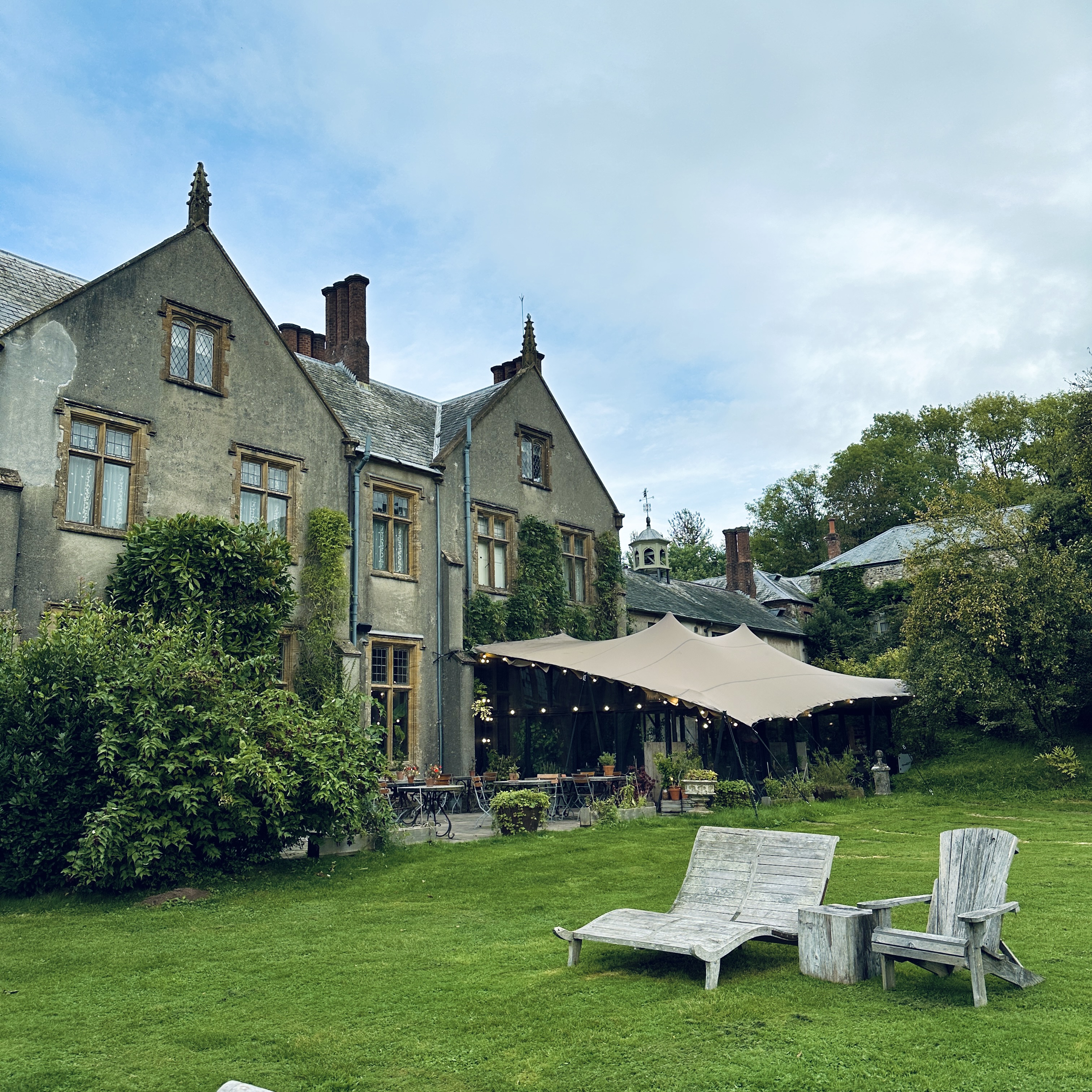 The Pig at Combe attracts visitors looking to experience the farm-to-table lifestyle and peacefulness of the Dorset countryside. /CGTN