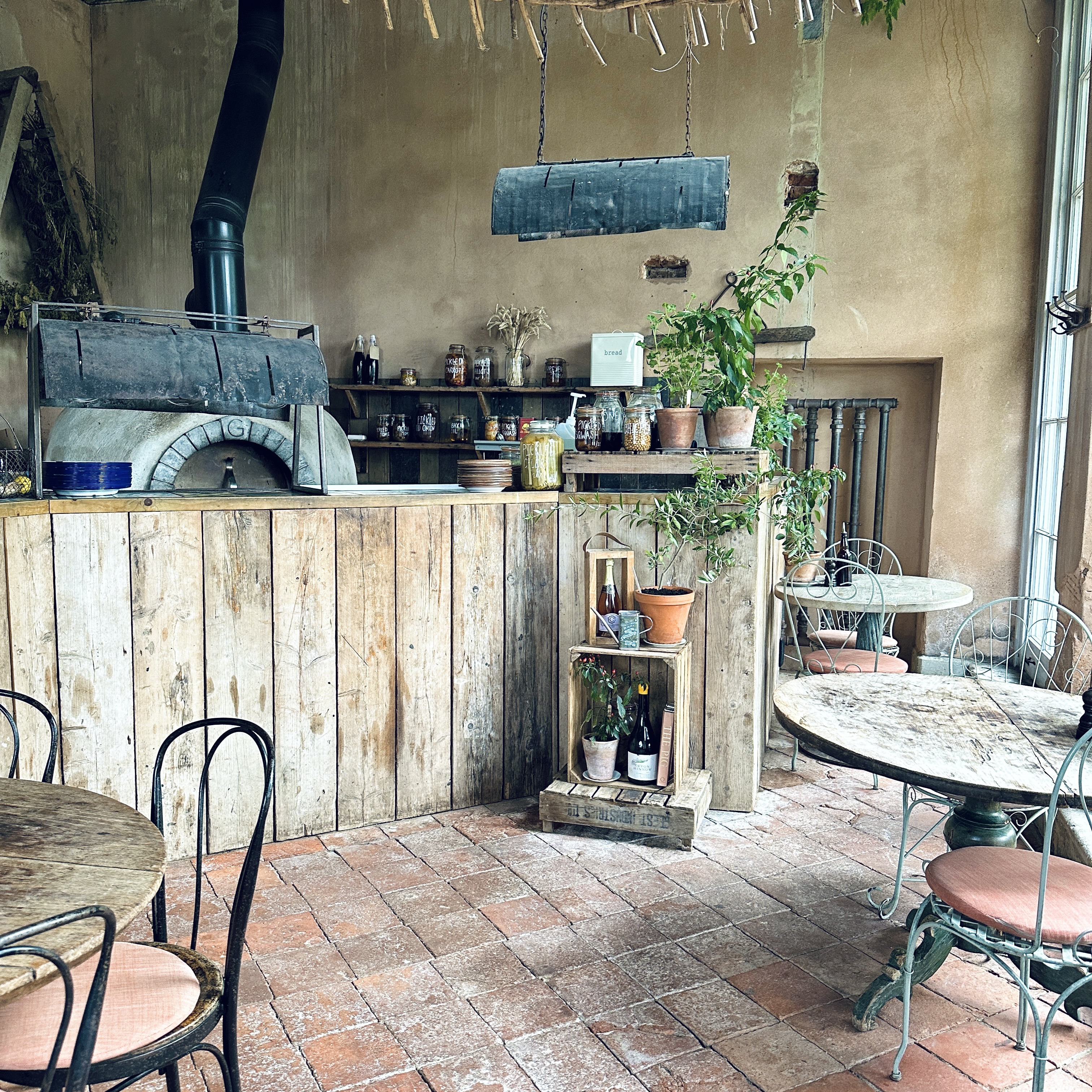 The Pig at Combe attracts visitors looking to experience the farm-to-table lifestyle and peacefulness of the Dorset countryside. /CGTN