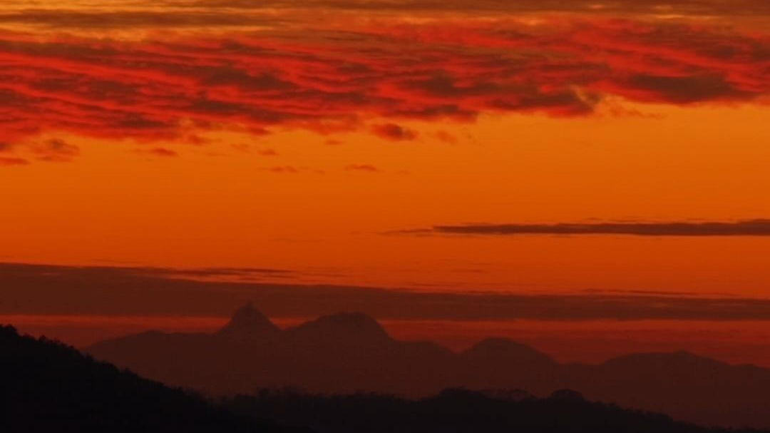 The golden hour: Wuzhishan's sunset spectacle