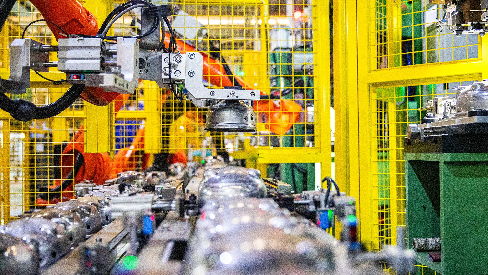 China's industrial enterprises post modest profit growth in 2025