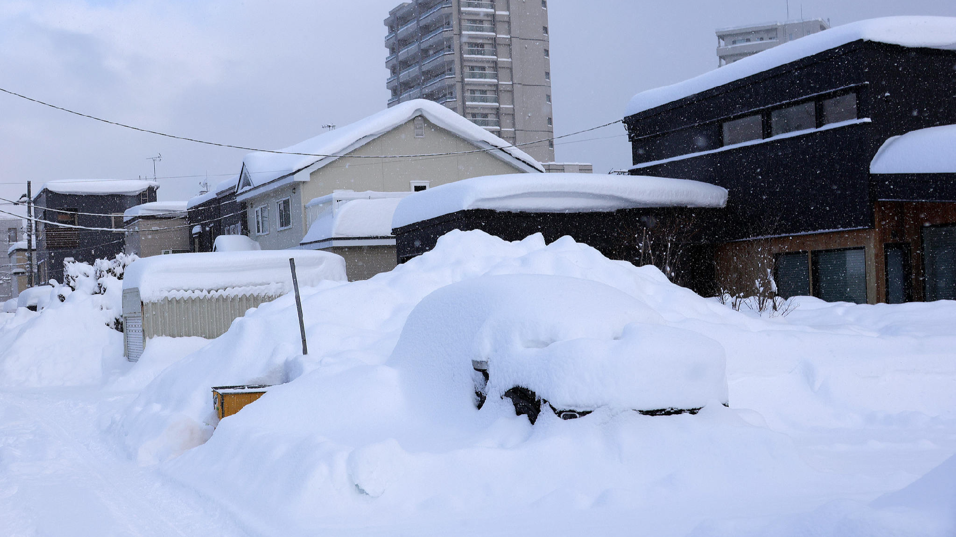 Over 2,000 stranded at Japan's Hokkaido airport amid record snowfall