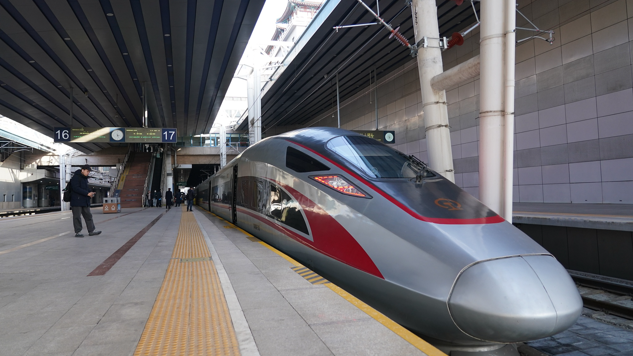 A high-speed train at Beijing West Railway Station, Beijing, China, January 26, 2026. /VCG
