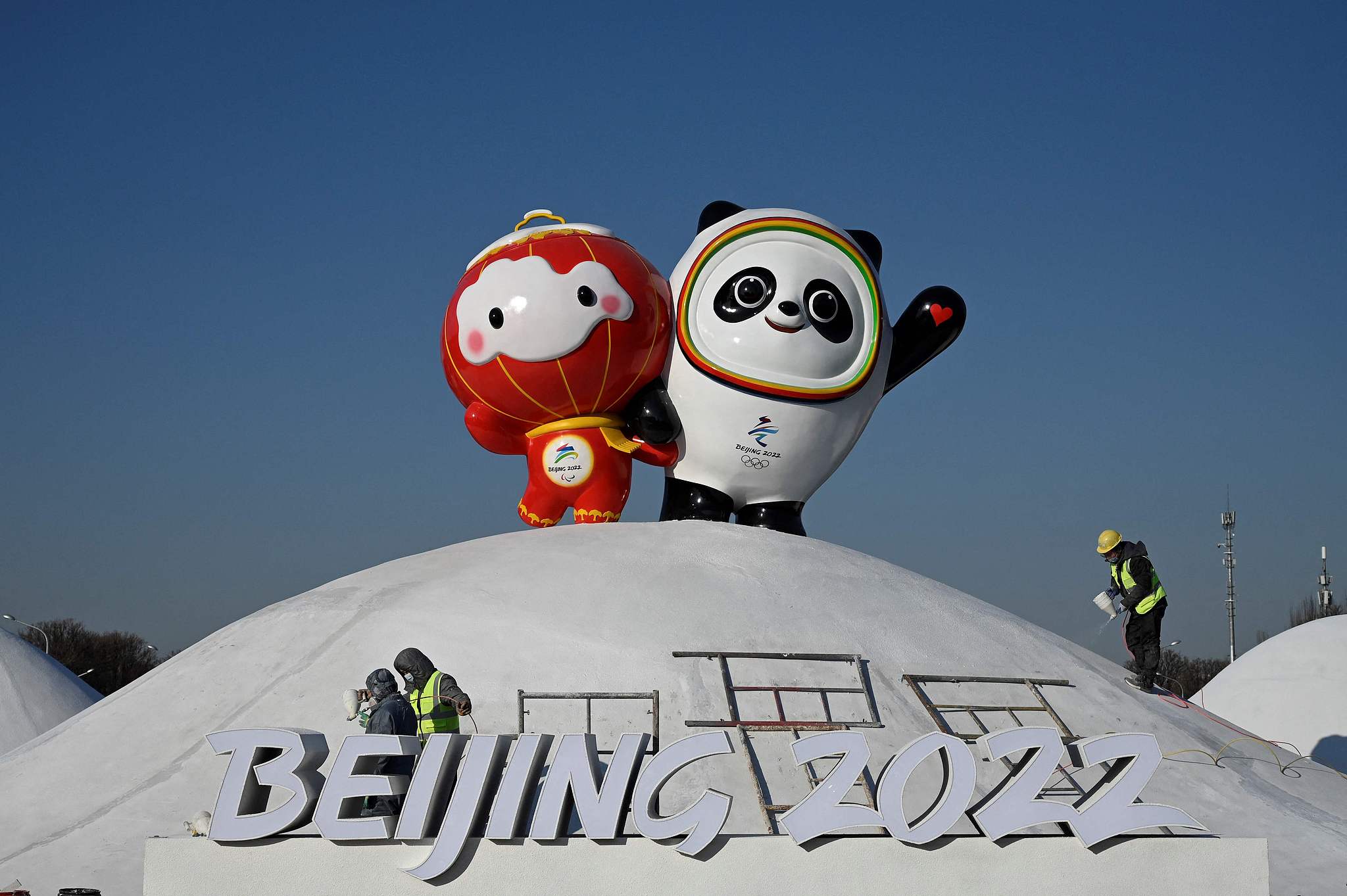An installation displaying the mascots of the Beijing 2022 Winter Olympic and Paralympic Games in Beijing, China, January 11, 2022. /VCG