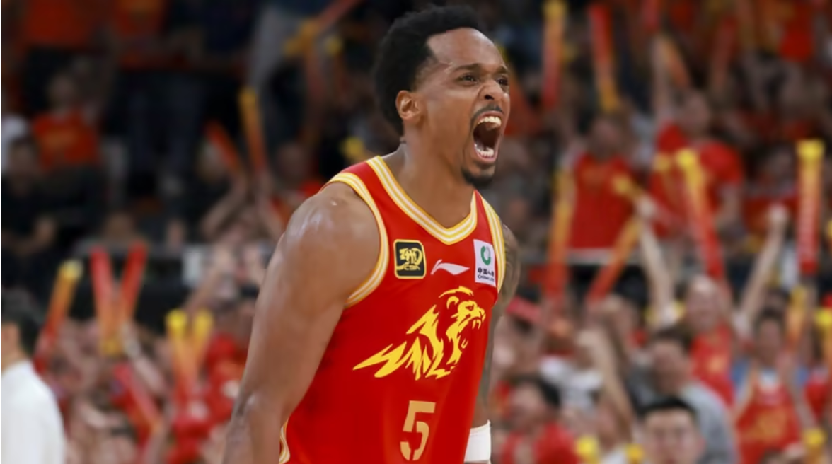 Barry Brown of the Guangsha Lions reacts after making a shot against the Shandong Kylins in a CBA game in Hangzhou, east China's Zhejiang Province, January 29, 2026. /Guangsha Lions
