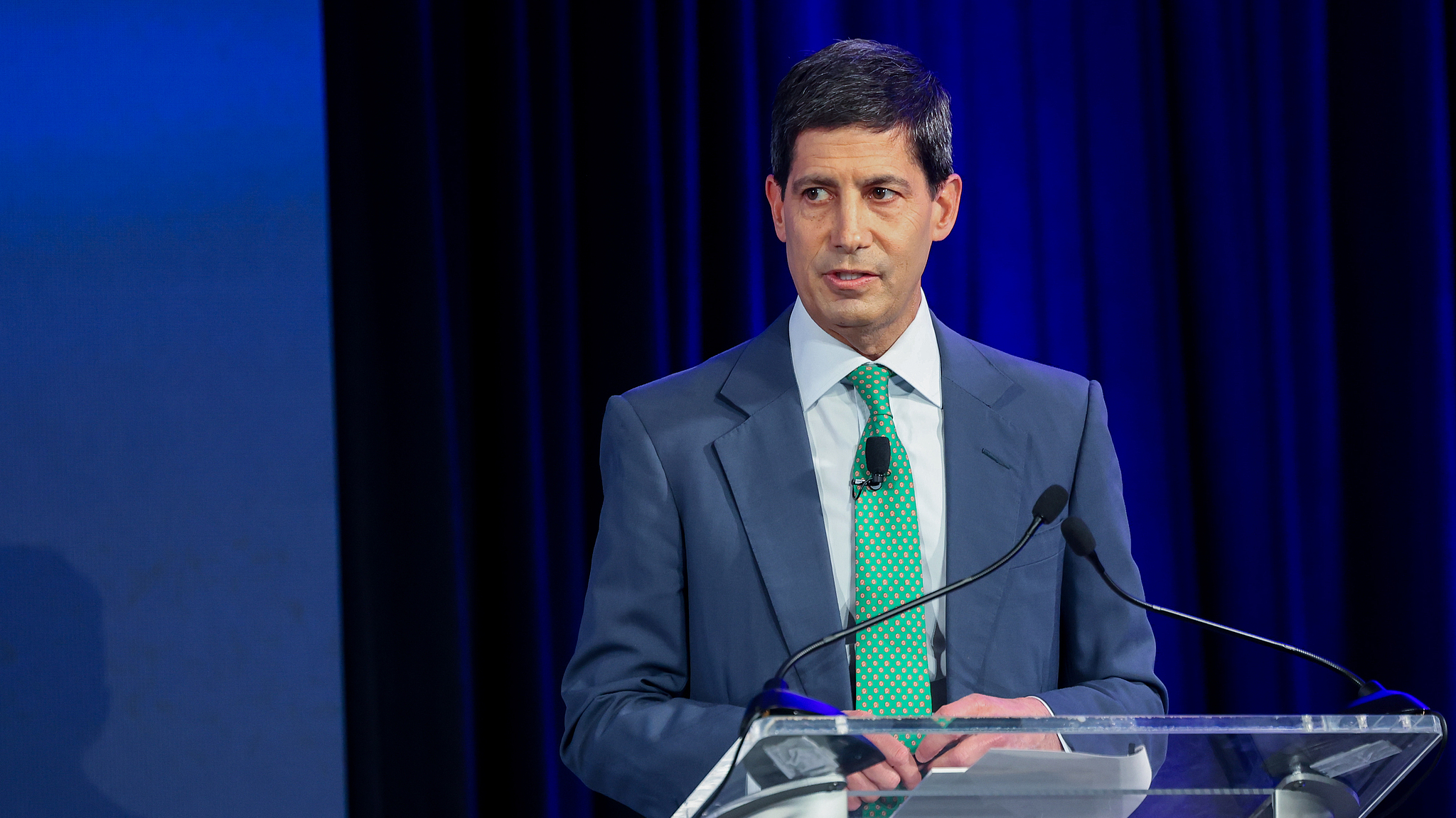 Kevin Warsh, former governor of the U.S. Federal Reserve, during the International Monetary Fund (IMF) and World Bank Spring meetings at the IMF headquarters in Washington, D.C., U.S., April 25, 2025. /VCG