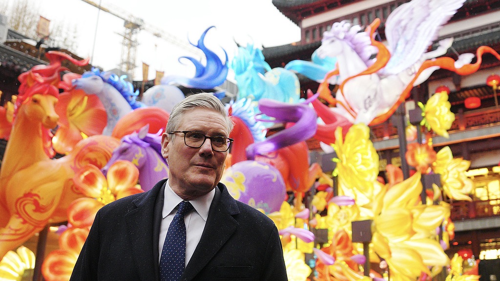 British PM Keir Starmer visits Shanghai's Yuyuan Garden