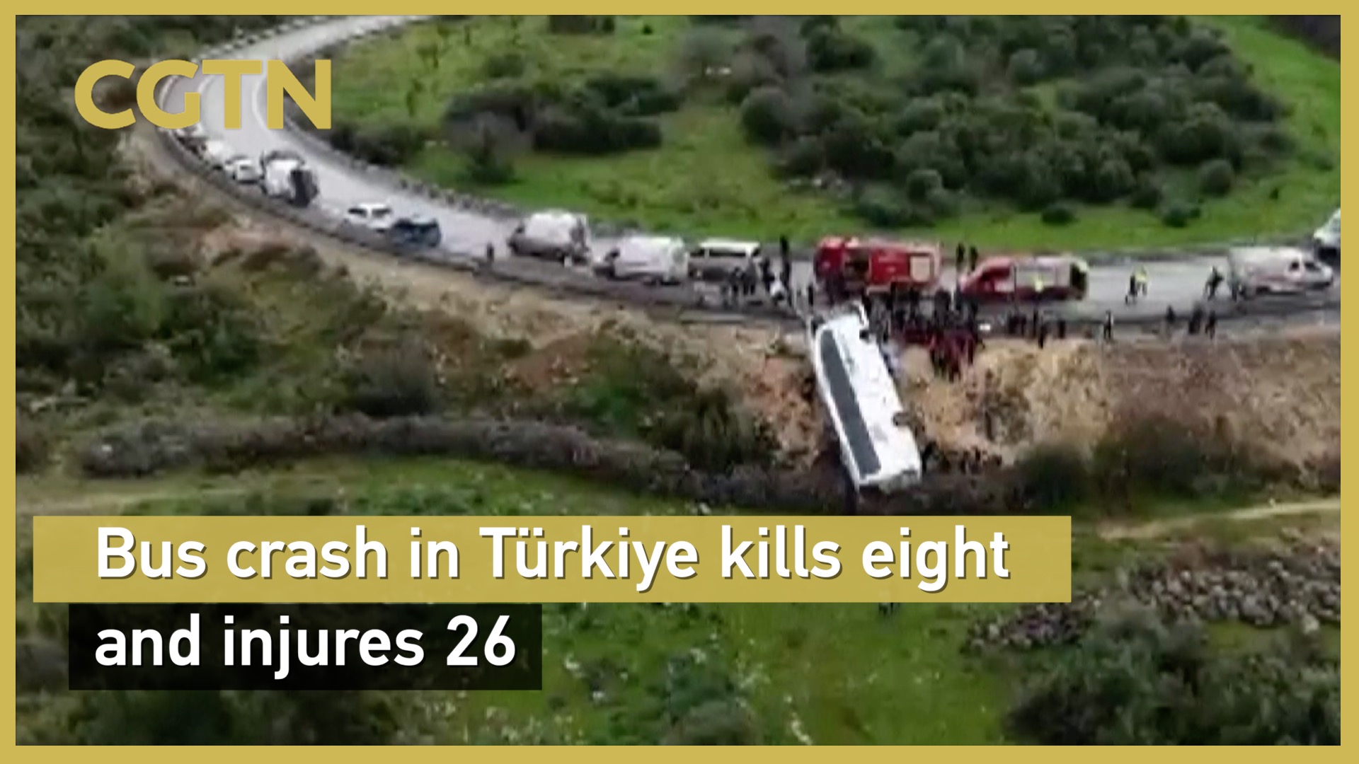 Bus crash in Türkiye kills eight and injures 26