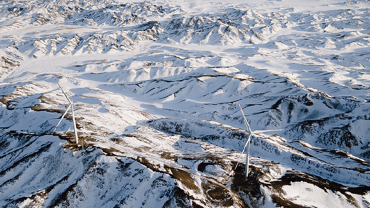 China's highest-altitude wind turbines in Xinjiang connected to grid