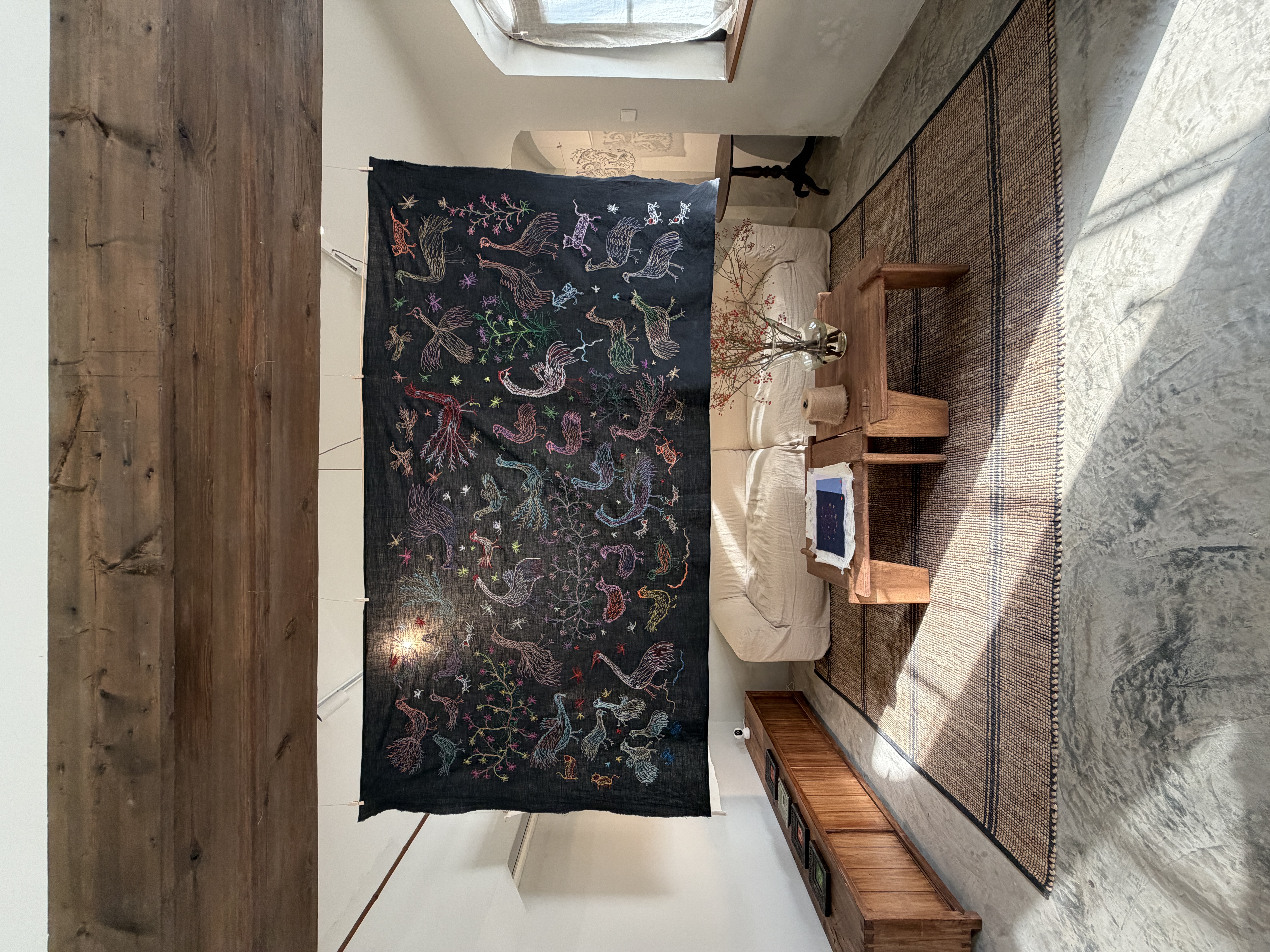 At Qiushe Garden in Beijing, the embroidery of Grandma Xiancao intertwines with light and shadow, bringing the subtle textures of daily life into clear focus. /CGTN