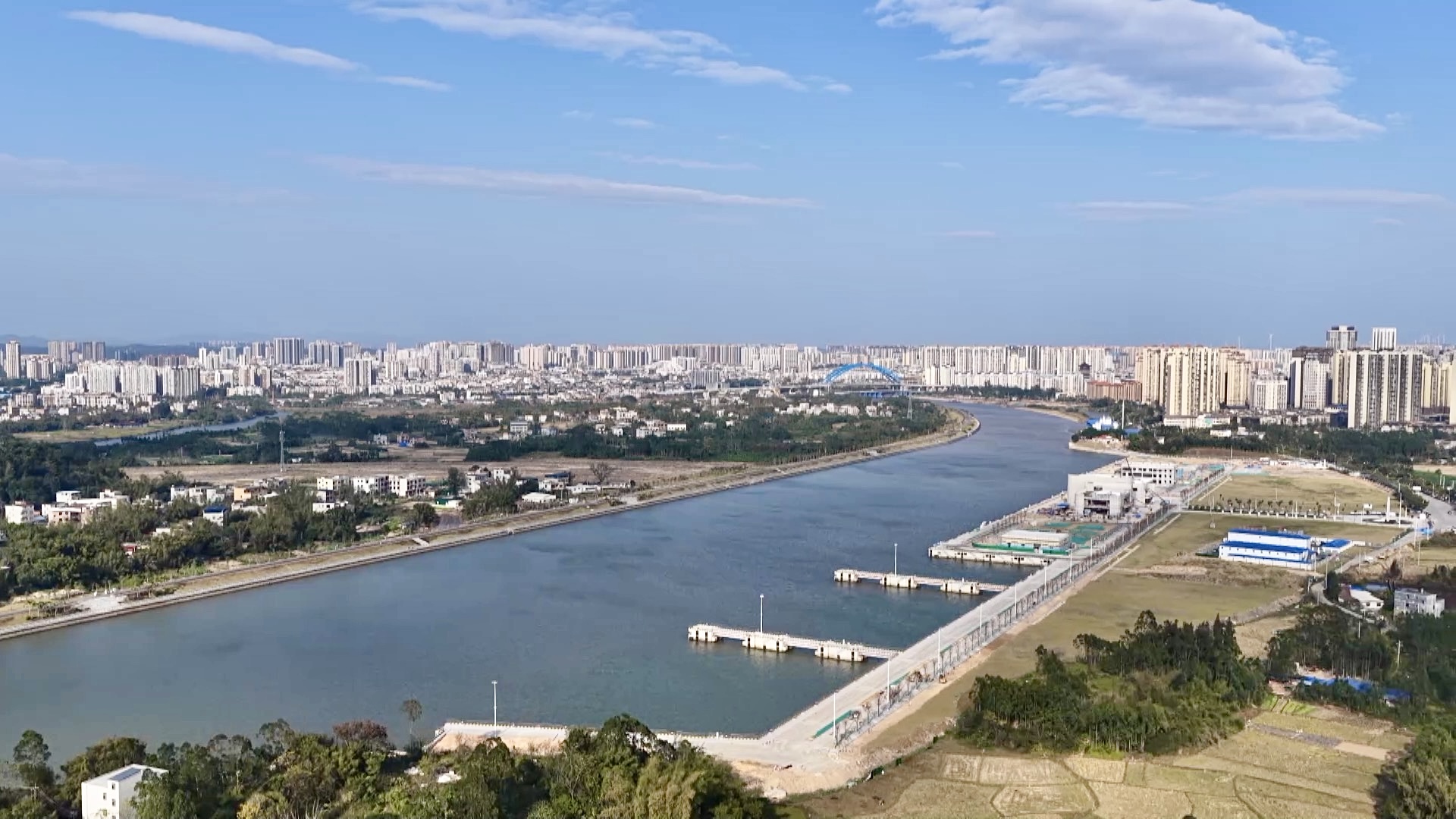 City view along the Pinglu Canal, China, January 20, 2026. /CGTN