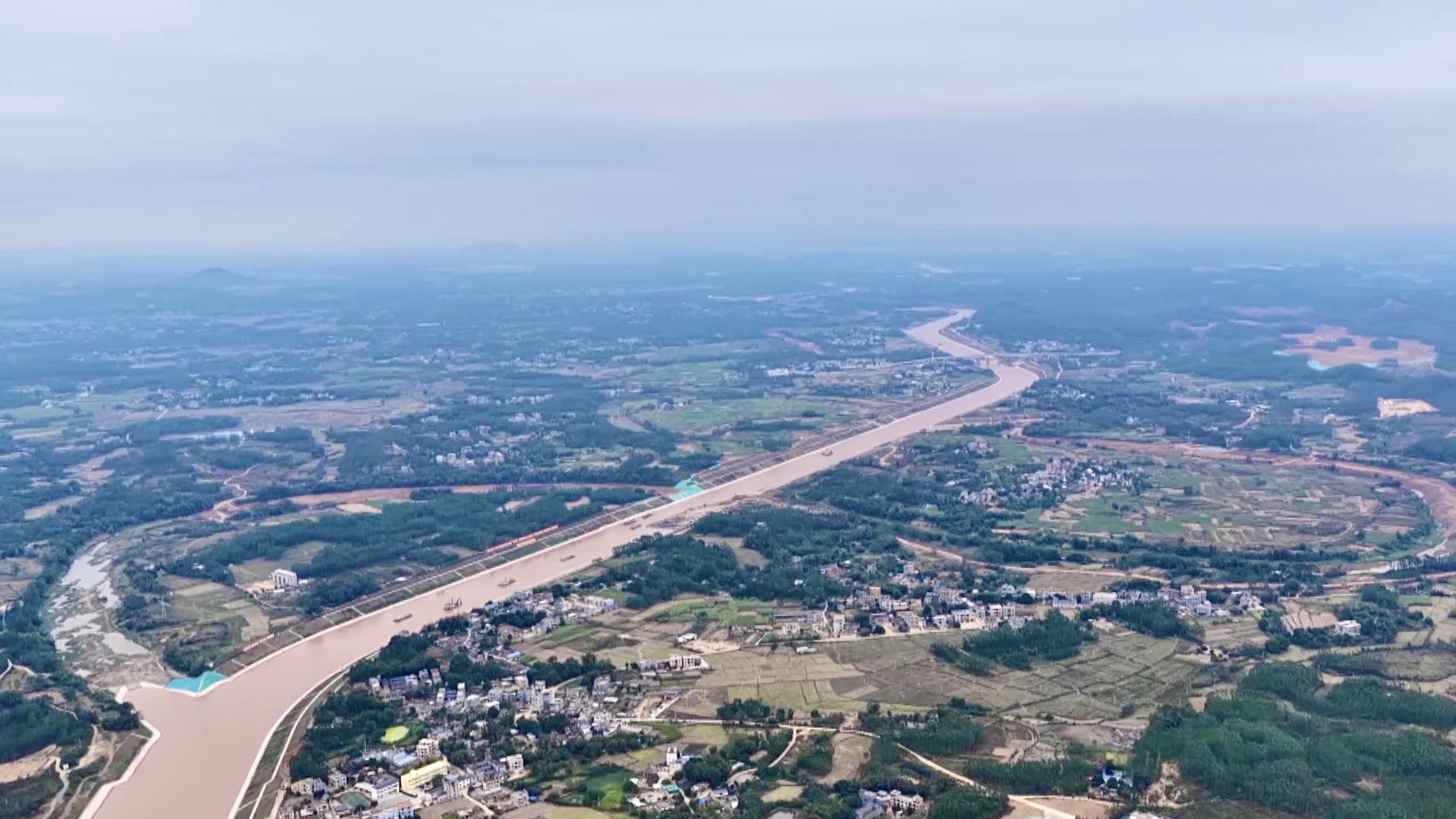 City view along the Pinglu Canal, China, January 20, 2026. /CGTN