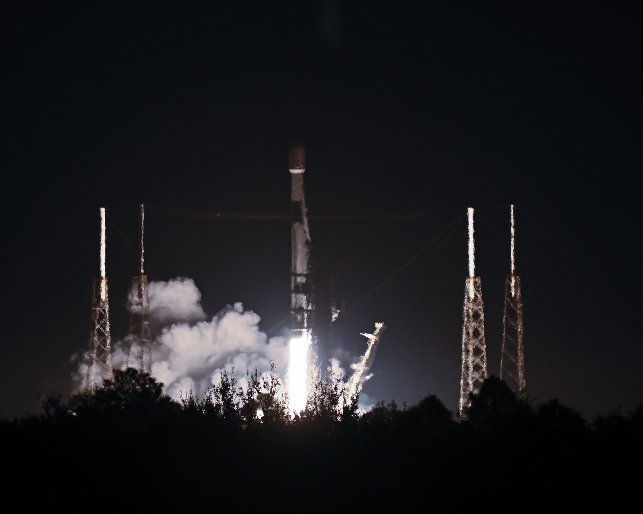 The SpaceX Falcon 9 rocket launches 29 Starlink satellites at 2:22 AM from Launch Complex 40 on Mission 6-101 at the Cape Canaveral Space Force Station, Florida on Friday, January 30, 2026. /VCG
