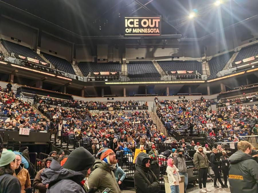 People attend a protest in Minneapolis, Minnesota, the United States, January 23, 2026. /Xinhua