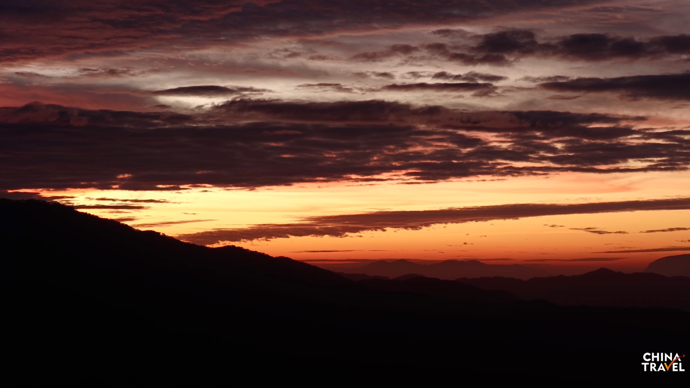 Beyond the horizon: A Wuzhishan sunset