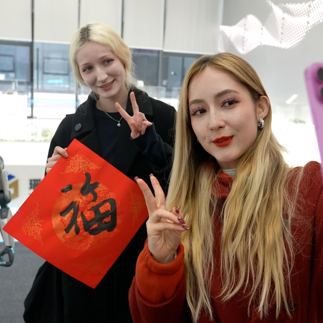 Incredible! China's robots have started attending college