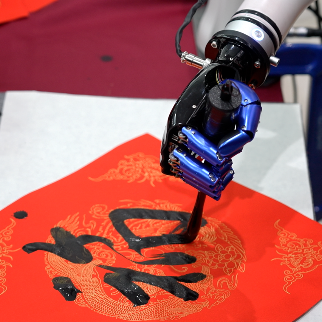 Incredible! China's robots have started attending college