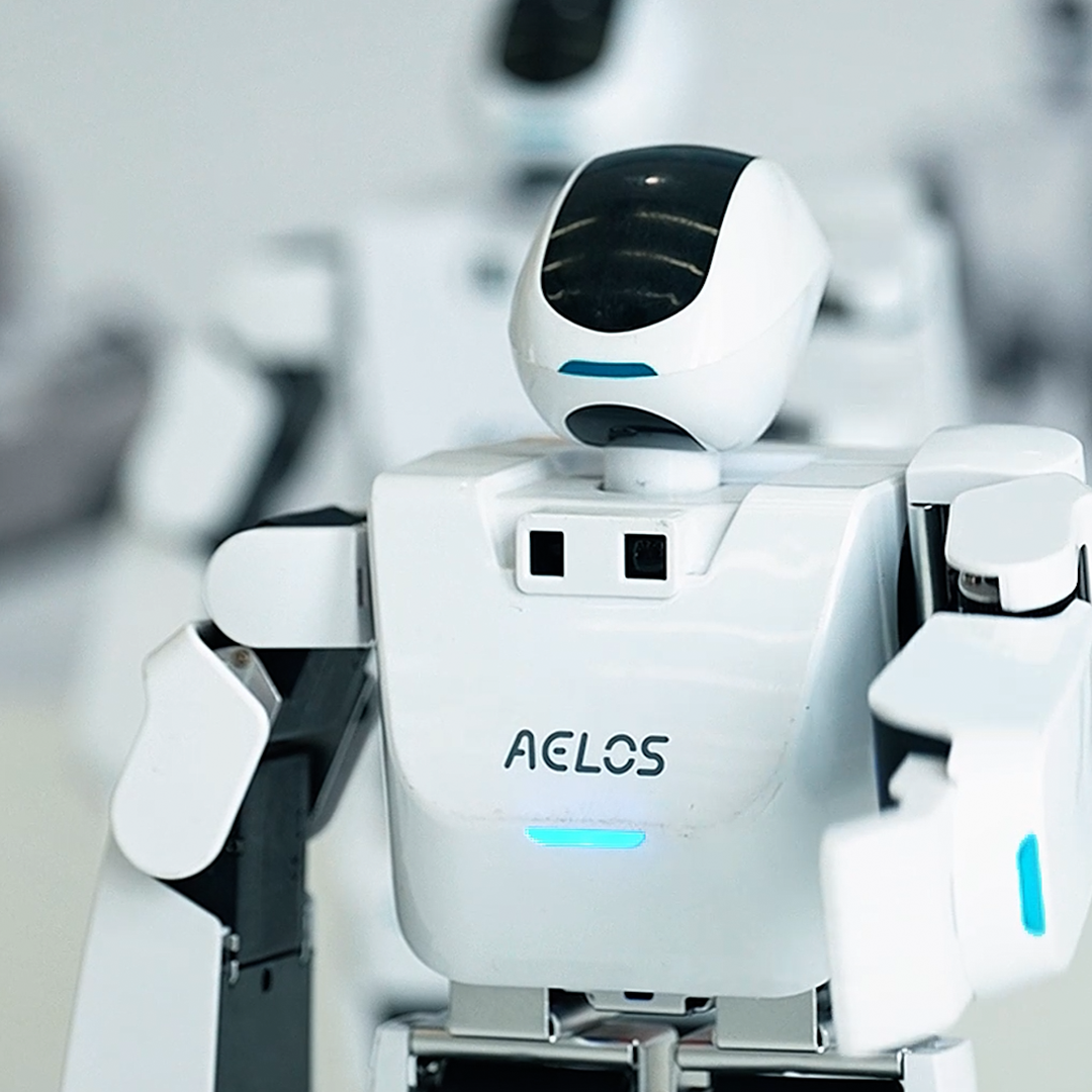 Incredible! China's robots have started attending college