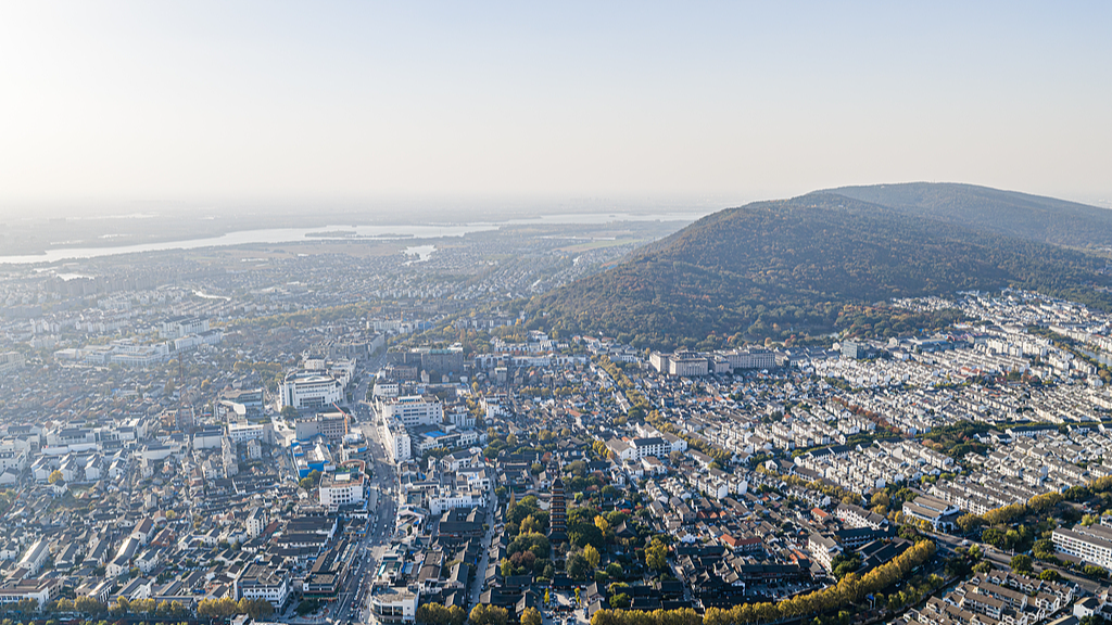 Live: A panoramic view of Changshu City from Jian Pavilion in Suzhou