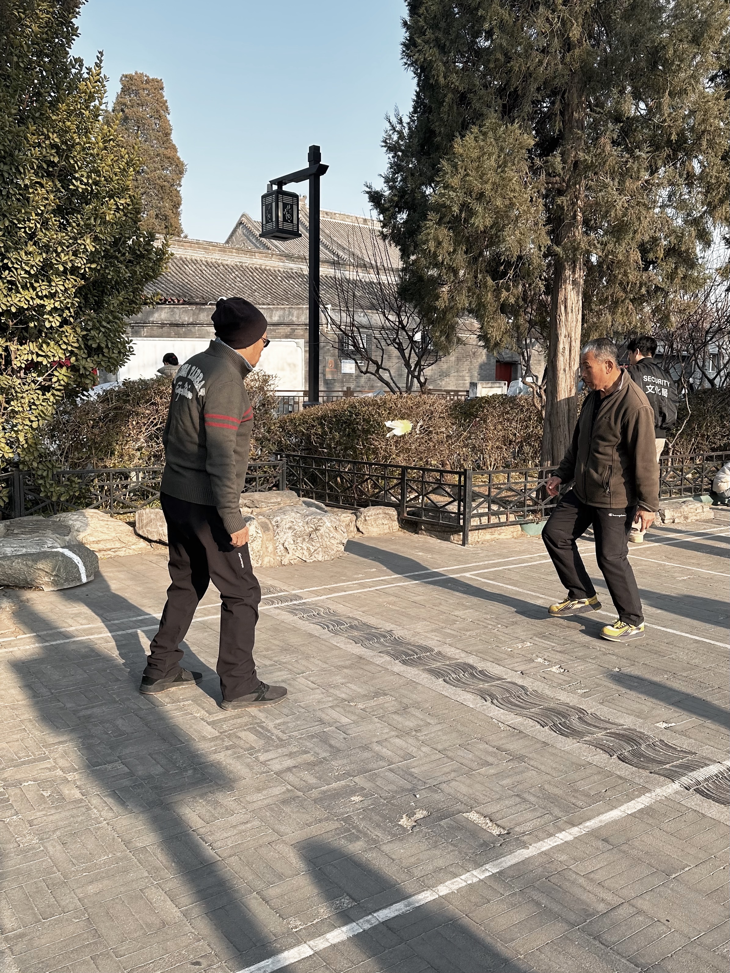 Retirees defy Beijing's freezing winter with vibrant outdoor activities at Shichahai. /CGTN