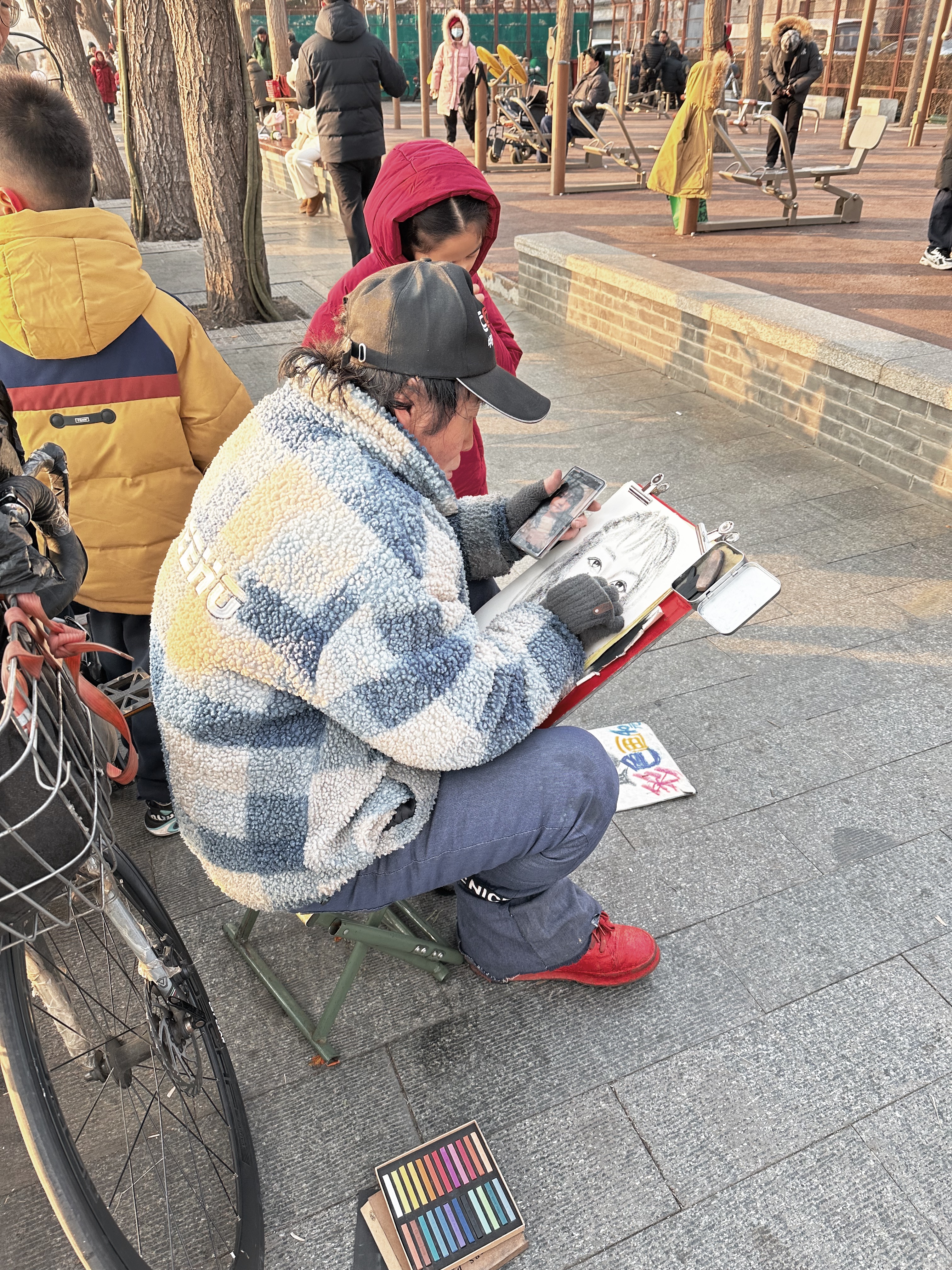 Retirees defy Beijing's freezing winter with vibrant outdoor activities at Shichahai. /CGTN