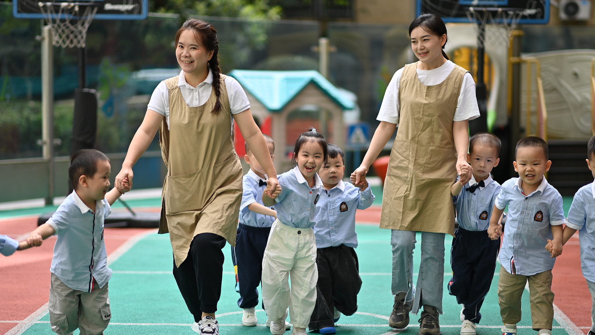 Chongqing boosts women's health and childcare support