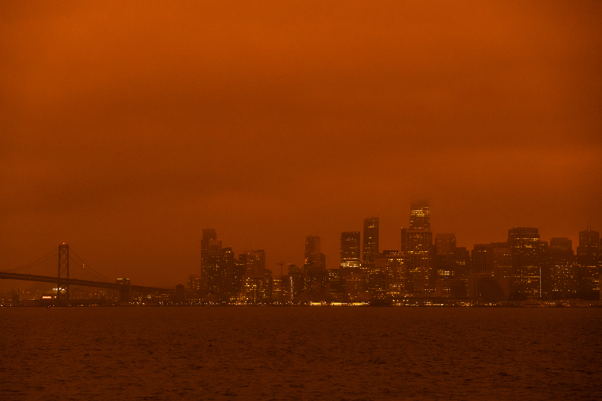 Orange smoke from wildfire burning shrouds San Francisco, California, the U.S., September 9, 2020. /VCG