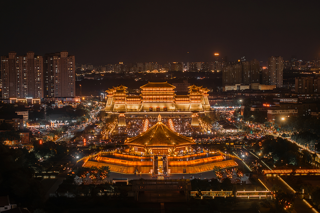 A night view of the tourist site Sui-Tang Luoyang City in Luoyang, central China's Henan Province. The city is built on the historical sites of the Sui and Tang dynasties. /CFP