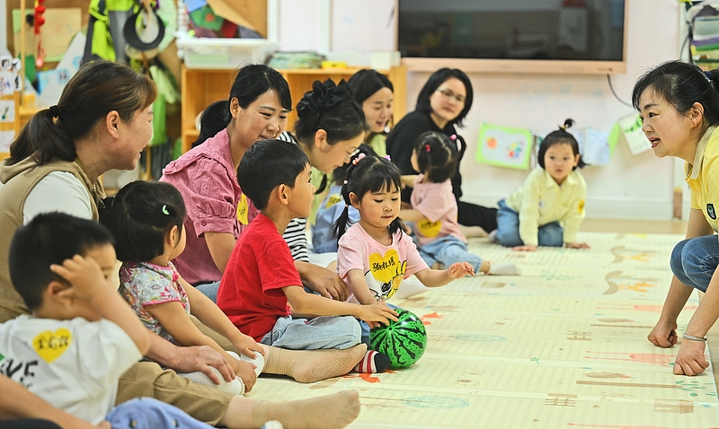 Hubei sees local baby boom through family support policies