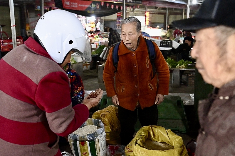 Sichuan makes market trips easier with 'direct-to-market' bus routes