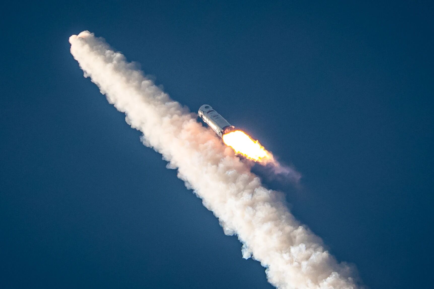 China conducts a low-altitude demonstration and validation flight test of the Long March-10 launch vehicle system at the Wenchang Space Launch Site in south China's Hainan Province, February 11, 2026. /China Manned Space Agency